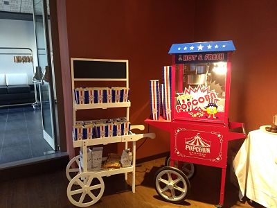 Alquiler Carrito Palomitas con operario/a en Barcelona, Girona, Lleida y Tarragona Alquiler Carrito Palomitas con operario/a en Barcelona, Girona, Lleida y Tarragona